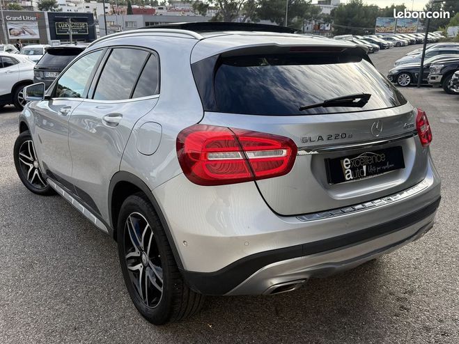 Mercedes Classe GLA Classe 220 D ACTIVITY EDITION 4MATIC 7G- Gris de 2017