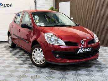  Voir détails -Renault Clio 3 (III) 1.2i 75 CH Authentique à Chaponost (69)
