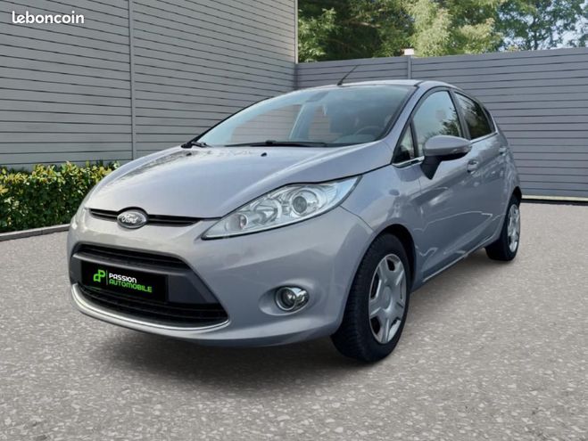 Ford Fiesta Titanium TDCI DIESEL Gris de 2011