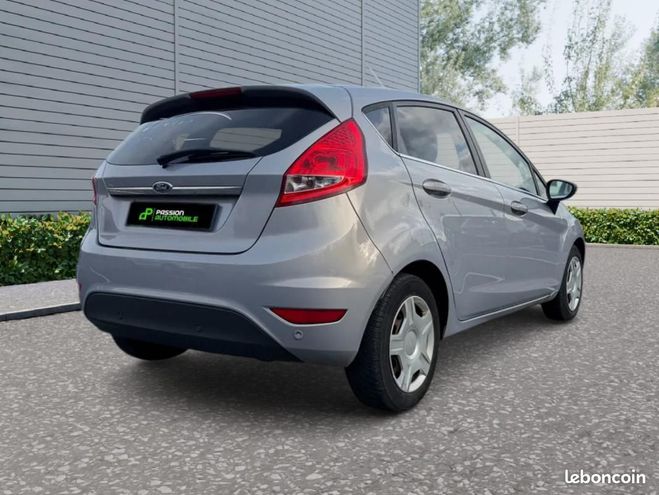 Ford Fiesta Titanium TDCI DIESEL Gris de 2011