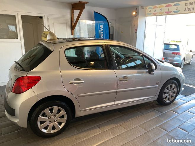 Peugeot 207 1.4 VTI 16V 95 Premium 5 Portes Gris de 2009