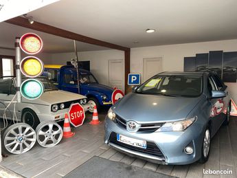  Voir détails -Toyota Auris II 90 D-4D FAP Style 5 Portes à Nanteuil-ls-Meaux (77)