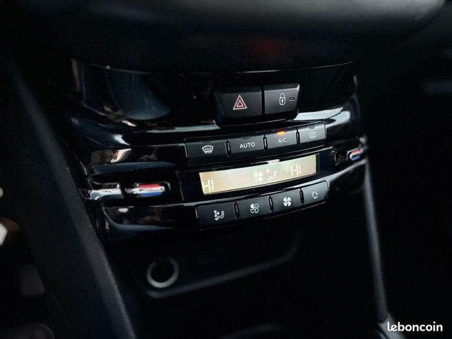 Peugeot 208 1.2 PURETECH 82CH ACTIVE 5P Bleu de 2017