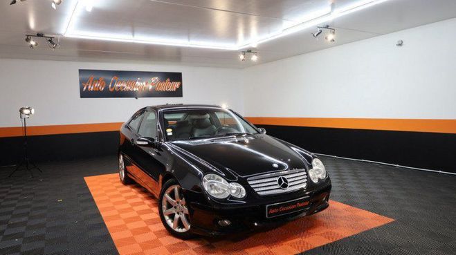 Cliquer pour voir la photo suivante Mercedes Classe C Coupe Sport 180K BV6 Noir de 2004