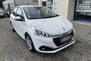  Voir détails -Peugeot 208 1.6 BlueHDi 100 STYLE à Eaunes (31)