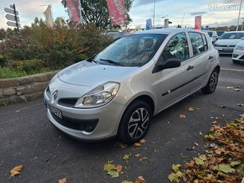  Voir détails -Renault Clio III 1.2l Essence 75ch GARANTIE à Sannois (95)