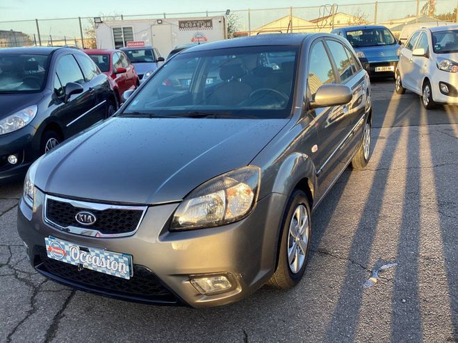 Kia Rio 1.4 Active Gris Mtallis de 2011