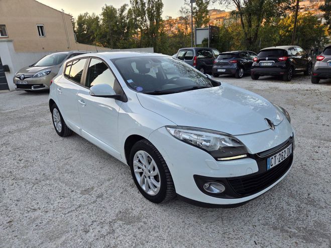 Cliquer pour voir la photo suivante Renault Megane III Berline 5 ptes. Expression Blanc de 2013