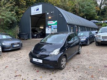  Voir détails -Toyota Aygo 1.0 VVTi 68cv 2eme main à Sathonay-Camp (69)