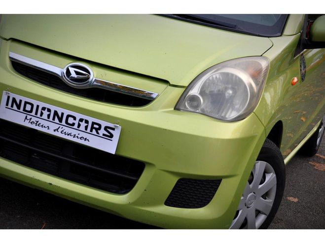 Daihatsu Cuore 1.0i - 69 2007 . Vert Mtallis de 2010