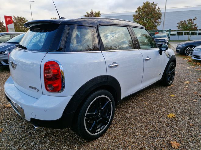 Mini Cooper Mini Cooper D 112CH PACK RED HOT CHILI BLANC de 2011
