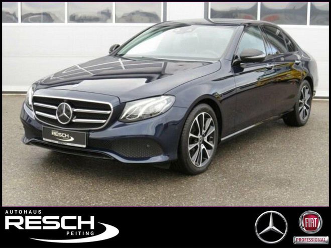Cliquer pour voir la photo suivante Mercedes Classe E 200 Bleu M�tallique de