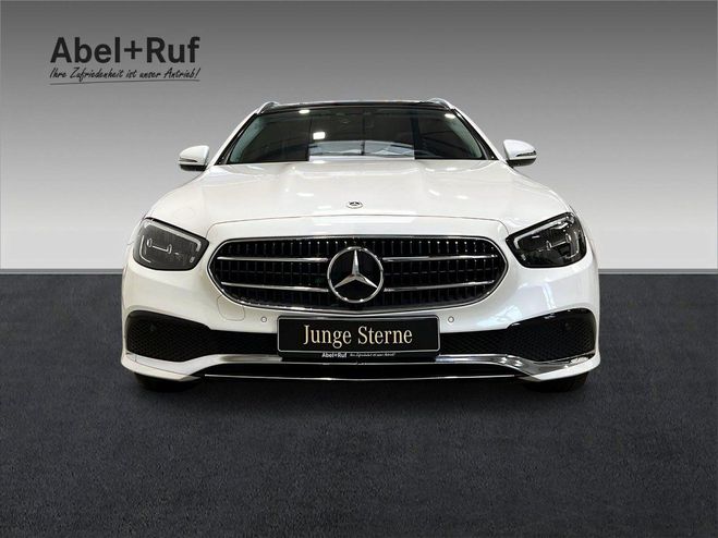 Mercedes Classe E 300 Blanc M�tallique de 