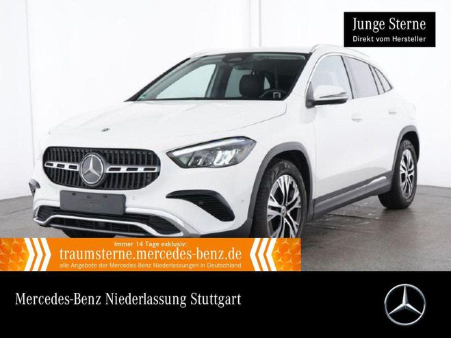 Cliquer pour voir la photo suivante Mercedes Classe GLA classe 180 Blanc de