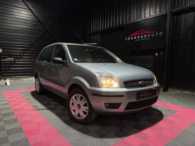 Cliquer pour voir la photo suivante Ford Fusion 1.4 tdci boite automatique GRIS de 2005