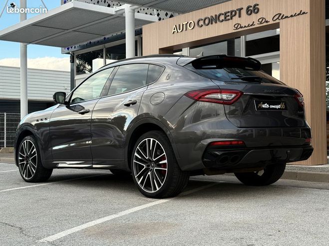 Maserati Levante trofeo 3,8 v8 581 ch Gris de 2020