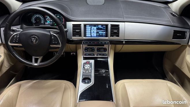 Jaguar XF Jaguar XF 3.0 D 240 PRESTIGE BVA Toit Ouvrant Atte Noir de 2015