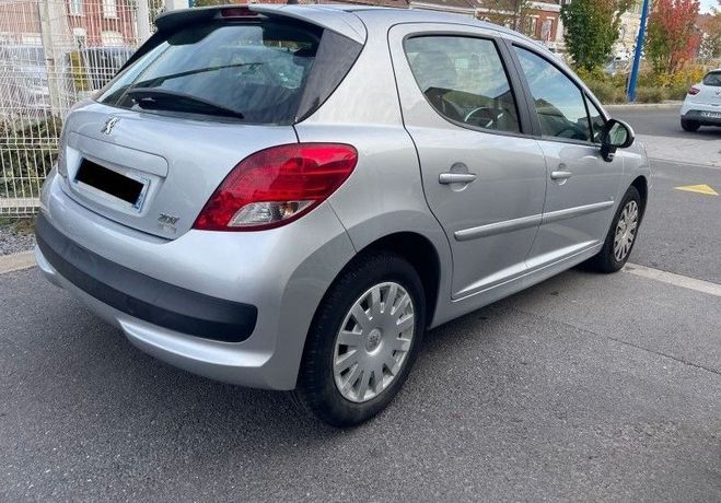 Peugeot 207 1.6 HDI 92 Ch 98G 5P  de 2011
