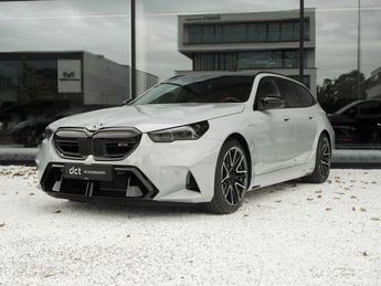  Voir détails -BMW M5 Touring 4.4 V8 Hybrid 41Co2 B&W Carbon V à Wielsbeke (87)