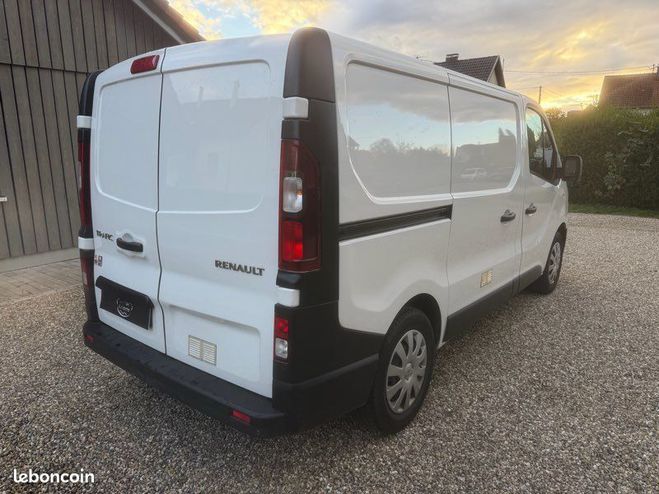 Renault Trafic 10 825 HT L1H1 phare Full LED Blanc de 2020
