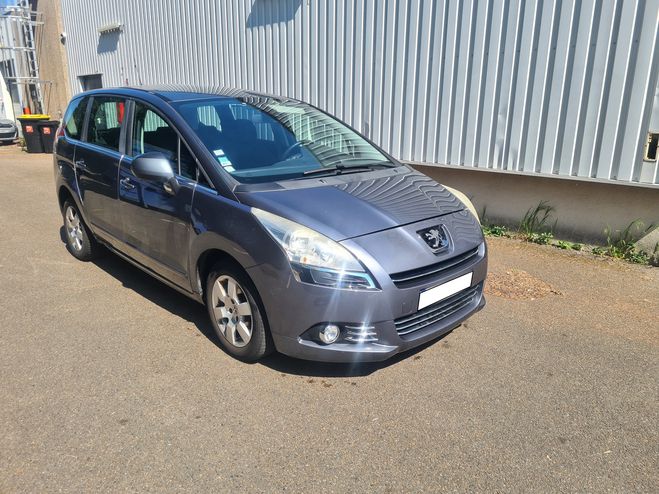 Peugeot 5008 Peugeot 5008 1.6  HDI BOITE AUTOMATIQUE  6 VITESSES   Gris anthracite de 2011