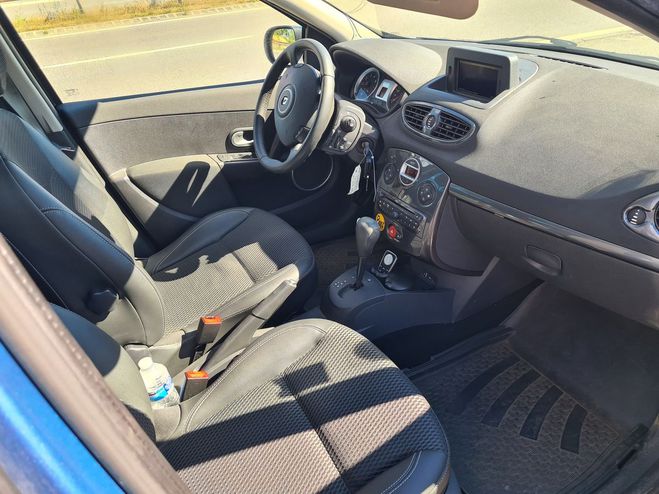 Renault Clio 1.6 16v TOM TOM BOITE AUTOMATIQUE BVA AU Bleu de 2011