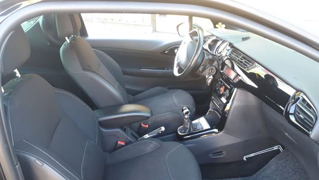 Citroen DS3 92 CV 5 CV  CT OK Noir de 2011