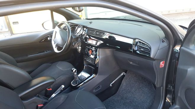 Citroen DS3 92 CV 5 CV  CT OK Noir de 2011