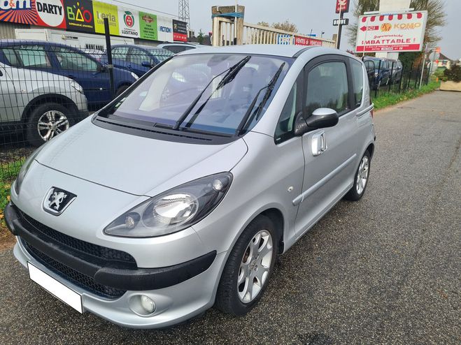 Peugeot 1007 1.6 faible km Gris clair de 2008