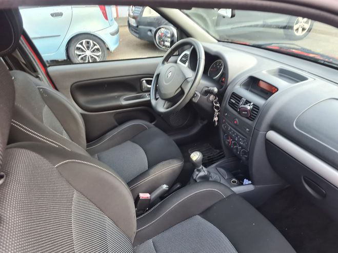 Renault Clio 1.2 16v CAMPUS Rouge de 2012