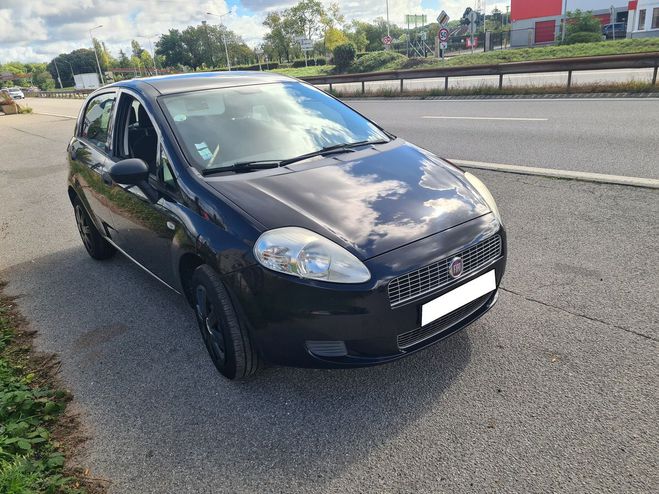 Fiat Grande Punto 1.2 EVO 98 MKM 1 er main Noir de 2010