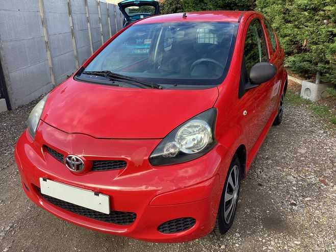 Toyota Aygo 1.0i Rouge Laqu de 2011
