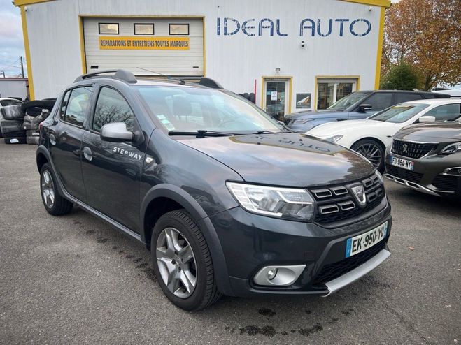 Cliquer pour voir la photo suivante Dacia Sandero 1.5 DCI 90CH STEPWAY Gris F de 2017