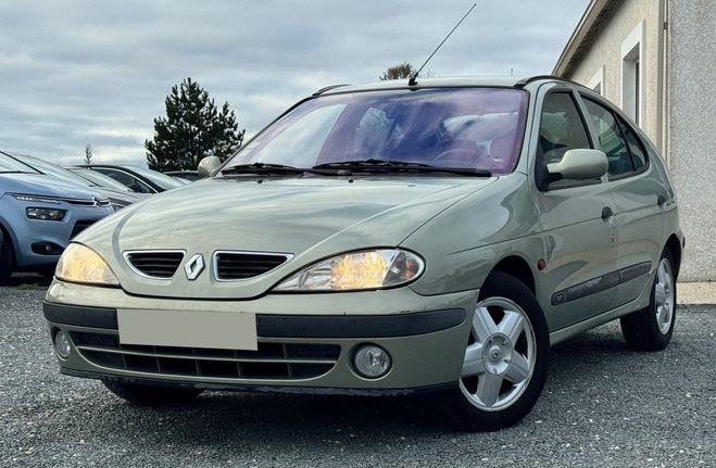 Cliquer pour voir la photo suivante Renault Megane 1.6 16v 107ch RXE 5p BEIGE de 1999