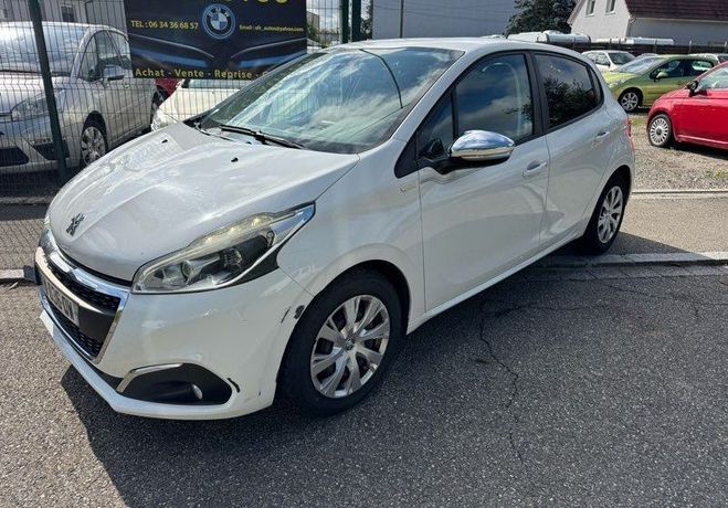 Peugeot 208  garantie six mois  de 2015