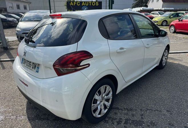 Peugeot 208  garantie six mois  de 2015