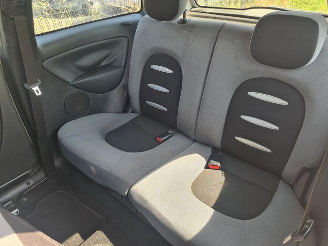 Lancia Y 1.3 jtd 75 CV moteur a chaine 3000E Gris clair de 2007