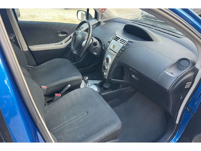 Toyota Yaris Yaris 1.3 - 87 VVT-i Sol MultiMode BVA Bleu fonce de 2007