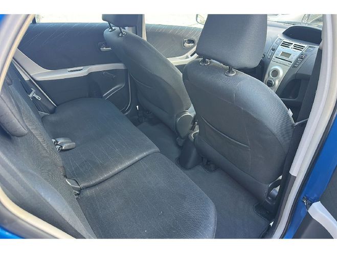 Toyota Yaris Yaris 1.3 - 87 VVT-i Sol MultiMode BVA Bleu fonce de 2007