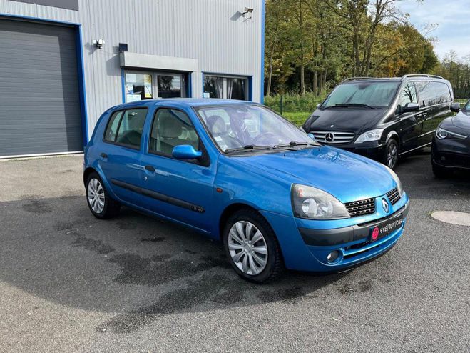 Renault Clio 2 1.6i 16V 110CH II 5 PORTES Privilge C BLEU FONCE de 2002
