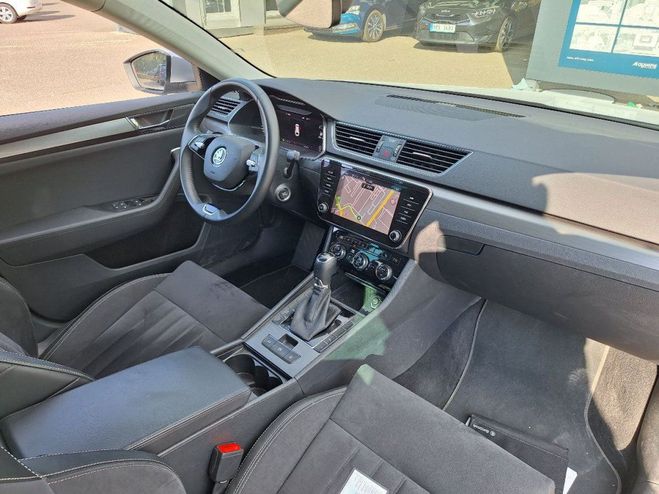 Skoda Superb COMBI 2.0 TDI 150 Style DSG7 Gris Clair de 2022