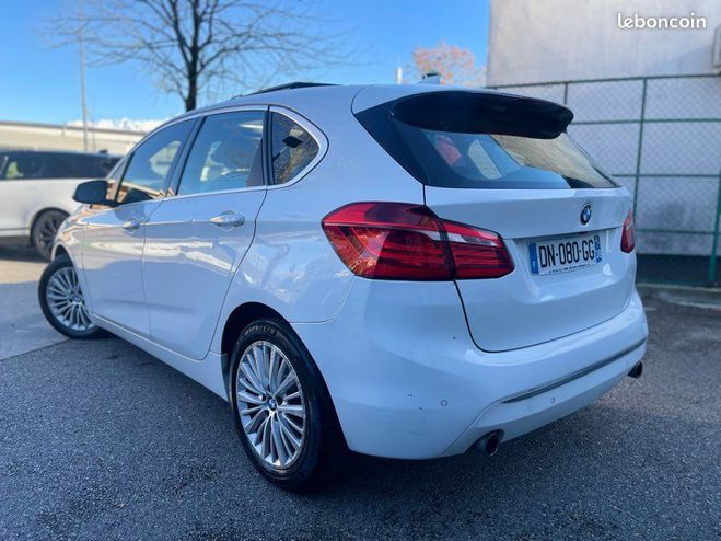 BMW Serie 2 ActiveTourer 220dA 190ch xDrive Luxury B Blanc de 2015
