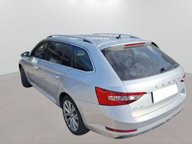Skoda Superb COMBI 2.0 TDI 150 Style DSG7 Gris Clair de 2022