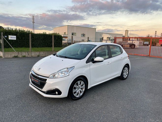 Cliquer pour voir la photo suivante Peugeot 208 1.6 hdi 75 cv ct ok garantie 12 mois Blanc de 2018