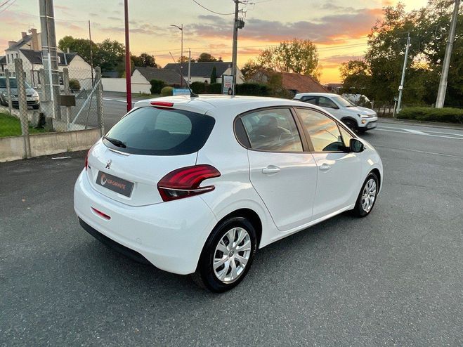 Peugeot 208 1.6 hdi 75 cv ct ok garantie 12 mois Blanc de 2018