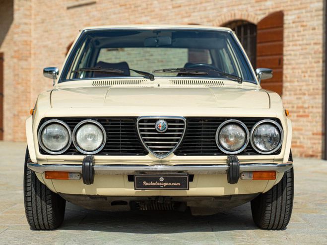 Alfa romeo Alfetta 1977 1600 GIALLO CHIARO de 1977