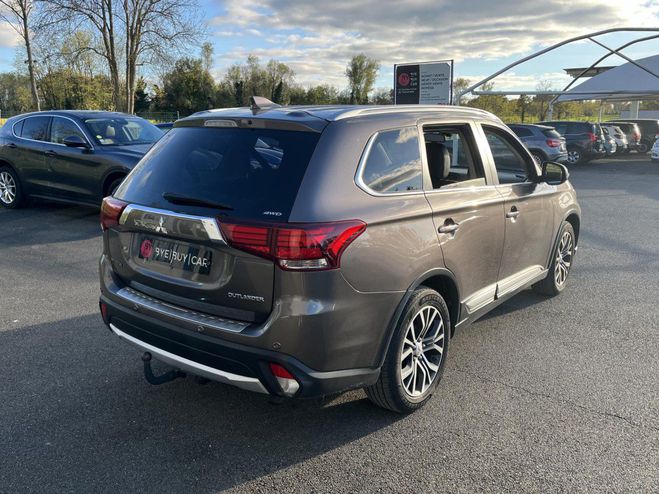 Mitsubishi Outlander 2.2 DI-D 4X4 150CH BVA 7 PLACES Intens G MARRON FONCE de 2018