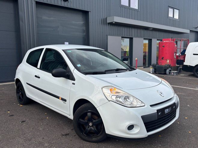 Renault Clio III 1.2 75CH EDITION YAHOO - CARNET D'EN Blanc Laqu de 2012