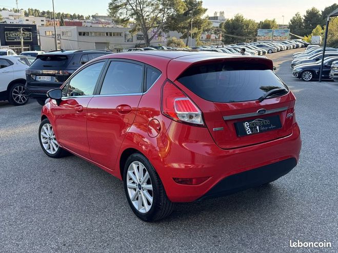 Ford Fiesta 1.0 ECOBOOST 100CH STOP&START TITANIUM 5 Rouge de 2016