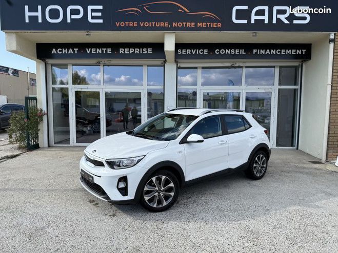 Cliquer pour voir la photo suivante Kia Stonic 1.0 T-GDI 100CH ISG ACTIVE EURO6D-T Blanc de 2019